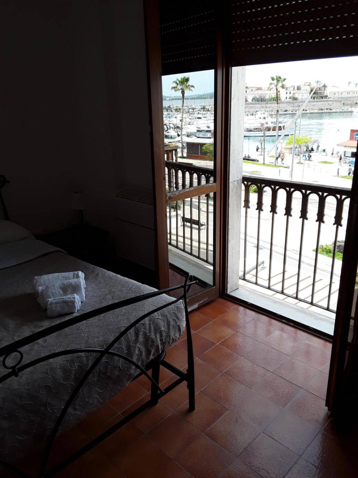 L'Aragosta Guesthouse Альгеро Экстерьер фото